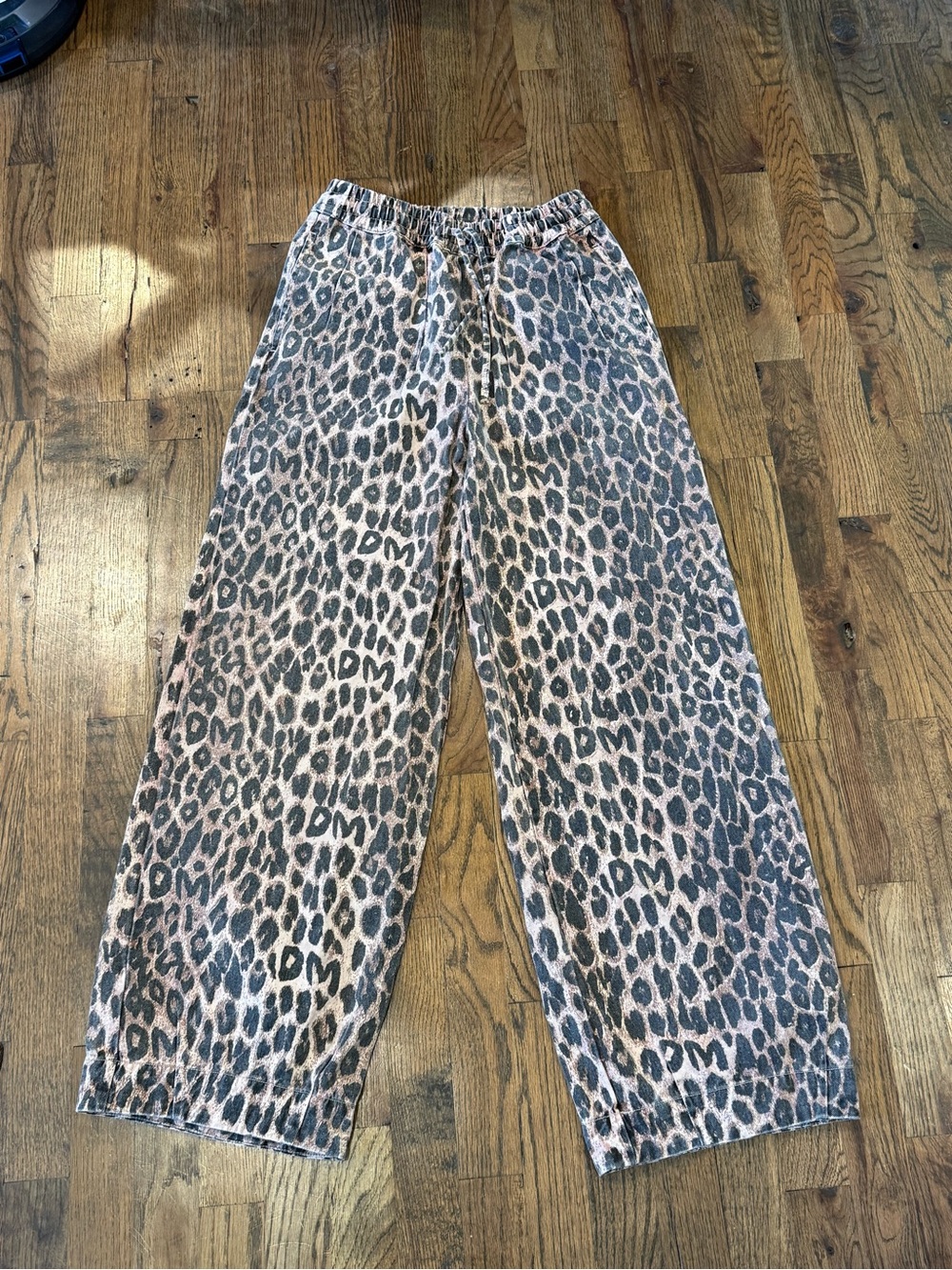 Damson Madder Rafe Leopard Print Trousers | Size 8 - Picture 2 of 11